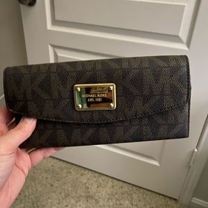 Michael Kors wallet